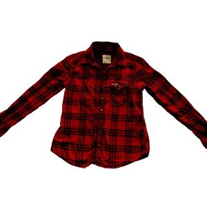 Hollister red & dark blue plaid button up small flannel shirt - women’s